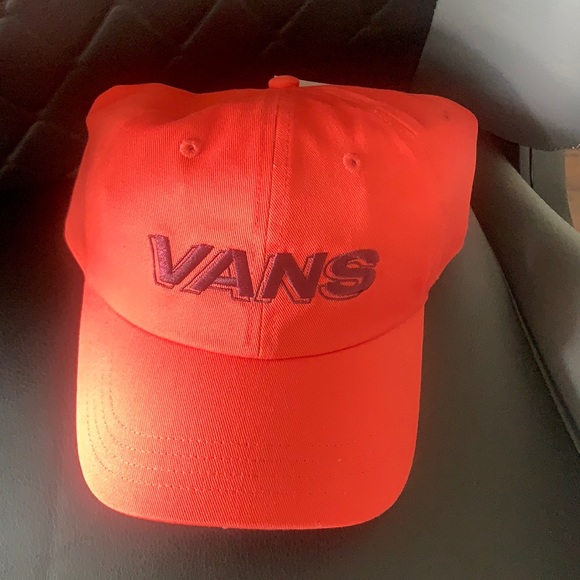 Vans Other - NWT Vans Off The Wall Court Side Hat